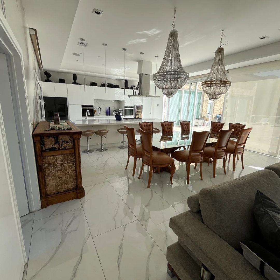 Residencia Wellness en Planta Baja Vistas al Catedral y Piscina Climatizada