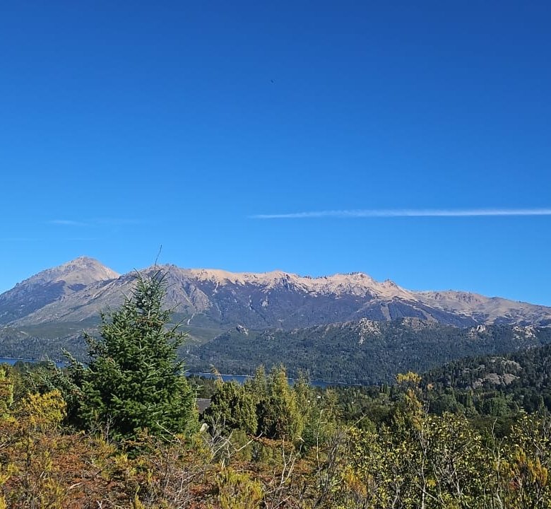 Lote Premium con Vistas 360 al Lago y Cerros