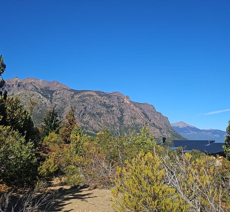 Lote Premium con Vistas 360 al Lago y Cerros