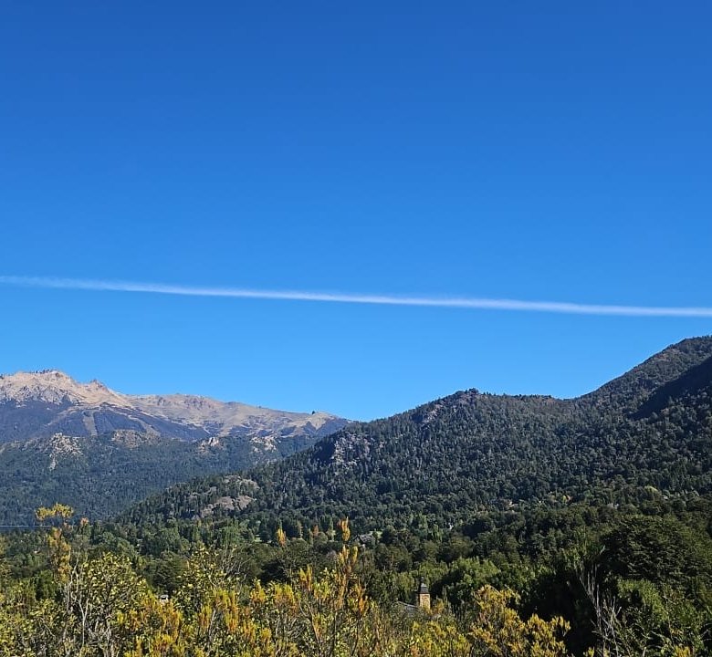 Lote Premium con Vistas 360 al Lago y Cerros