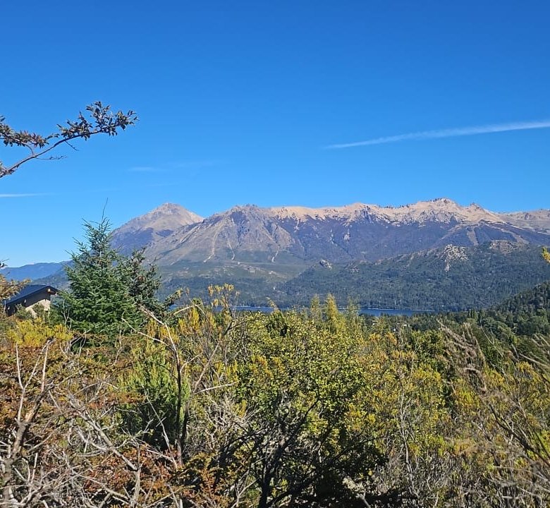 Lote Premium con Vistas 360 al Lago y Cerros