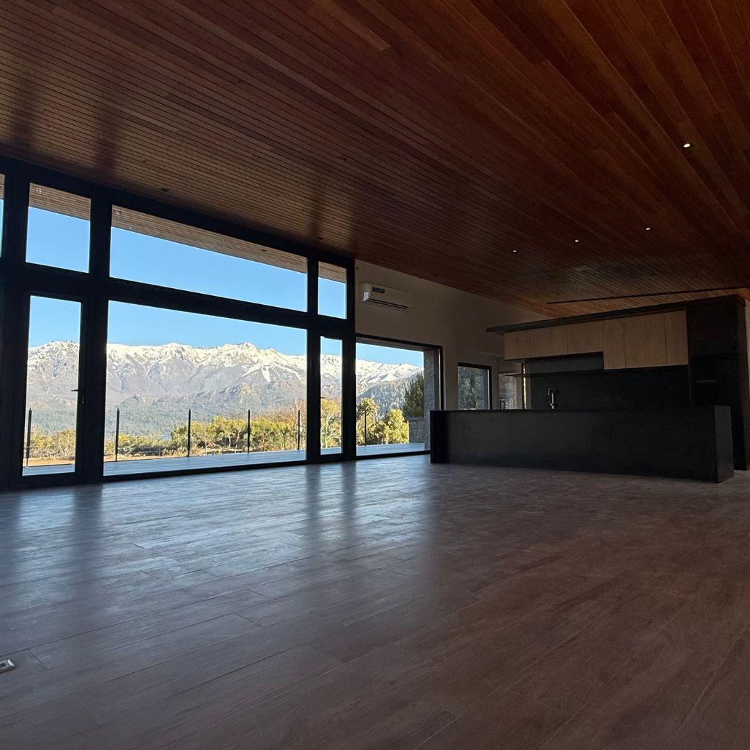 Exclusiva Residencia Premium en Arelauquen Vistas 360 a la Cordillera
