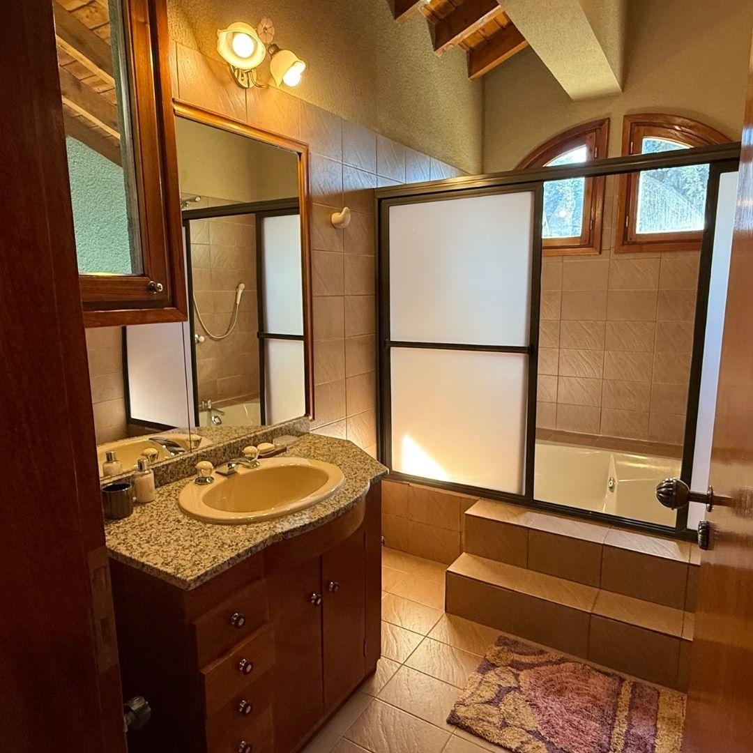 Residencia con vista al Nahuel Huapi