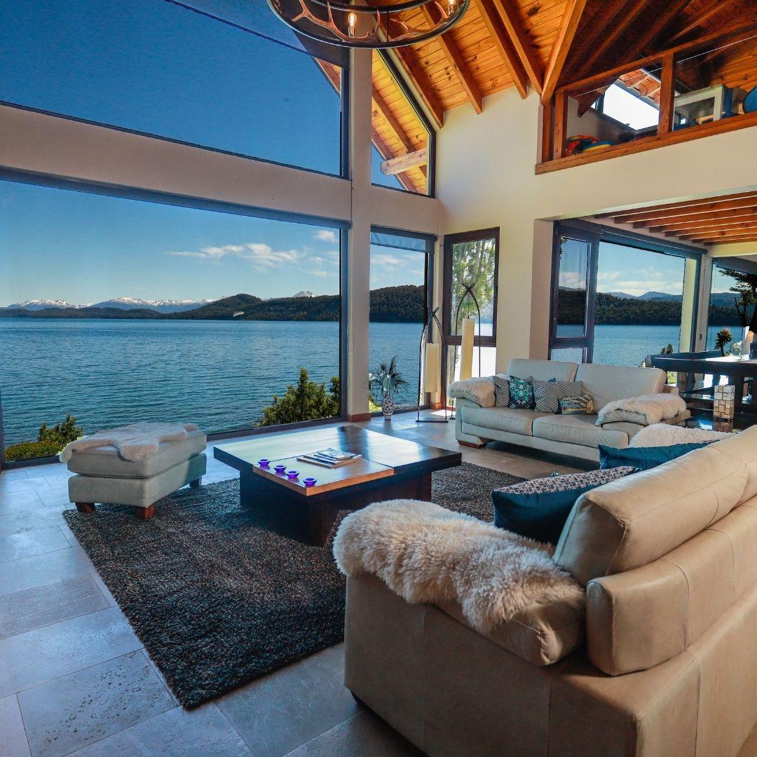 Residencia con Costa de Lago playa y Playroom Circuito Chico