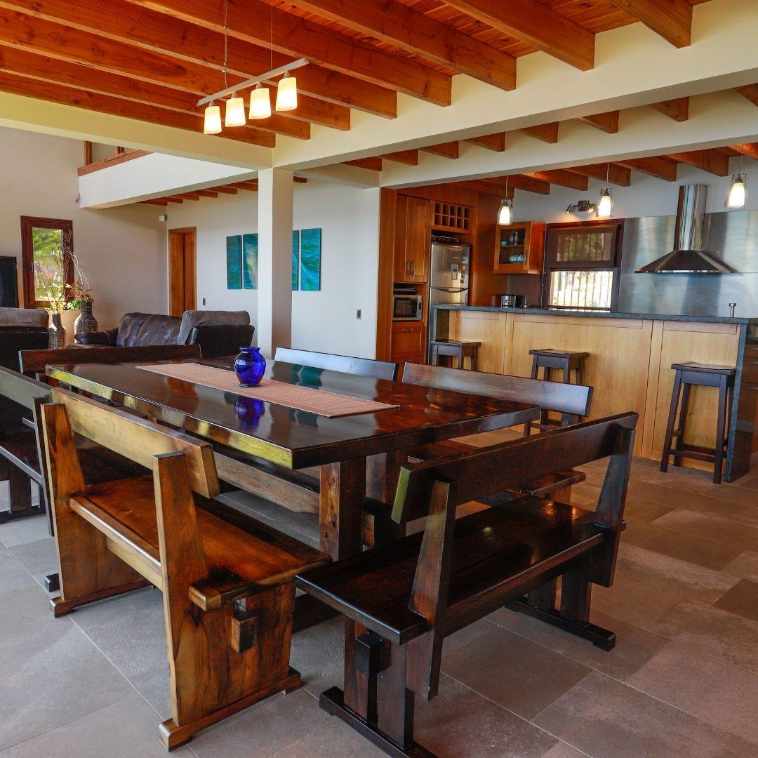 Residencia con Costa de Lago playa y Playroom Circuito Chico