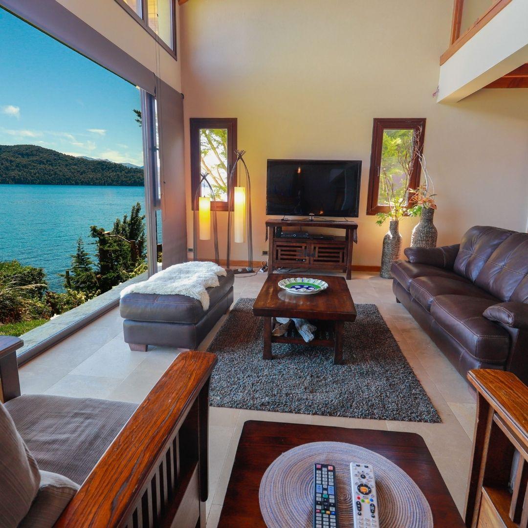 Residencia con Costa de Lago playa y Playroom Circuito Chico