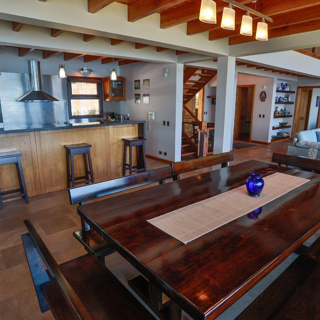 Residencia con Costa de Lago playa y Playroom Circuito Chico