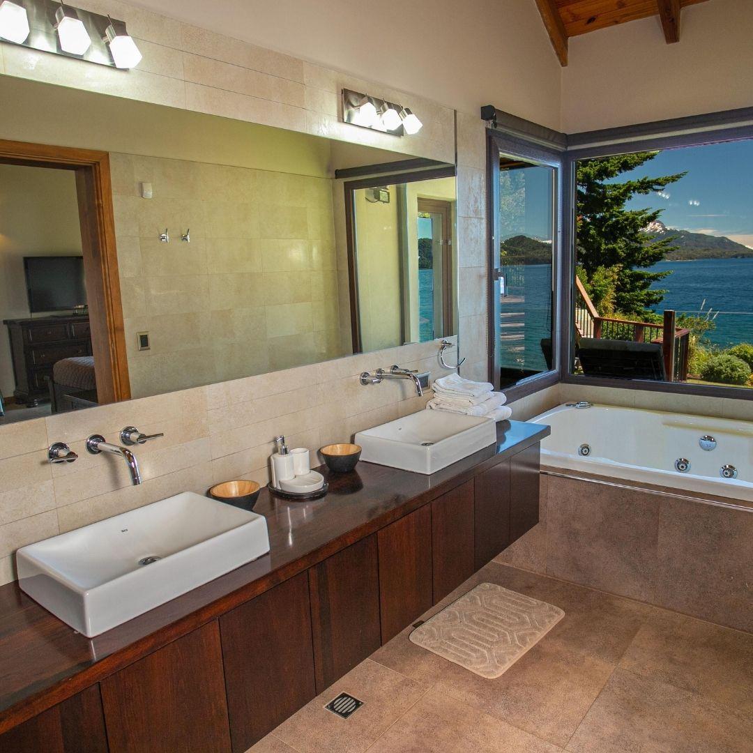 Residencia con Costa de Lago playa y Playroom Circuito Chico