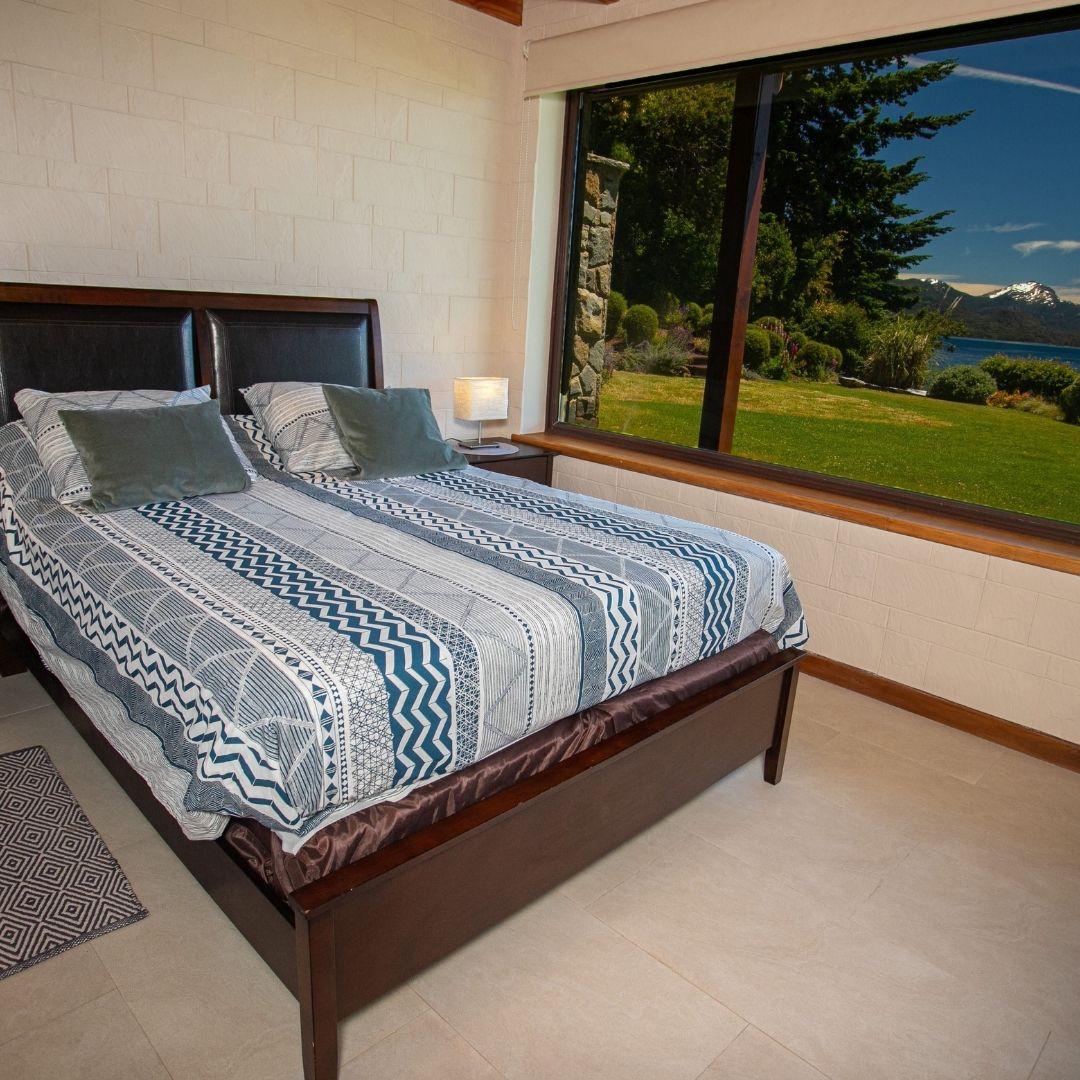 Residencia con Costa de Lago playa y Playroom Circuito Chico