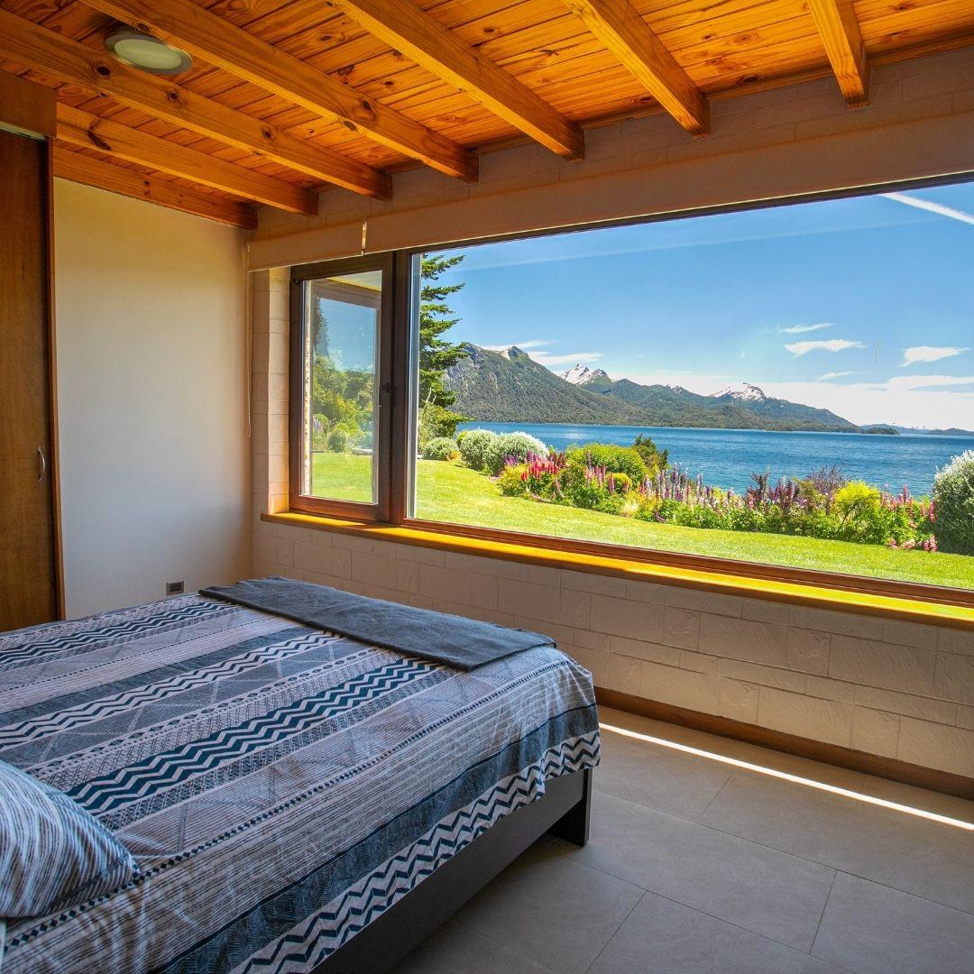 Residencia con Costa de Lago playa y Playroom Circuito Chico