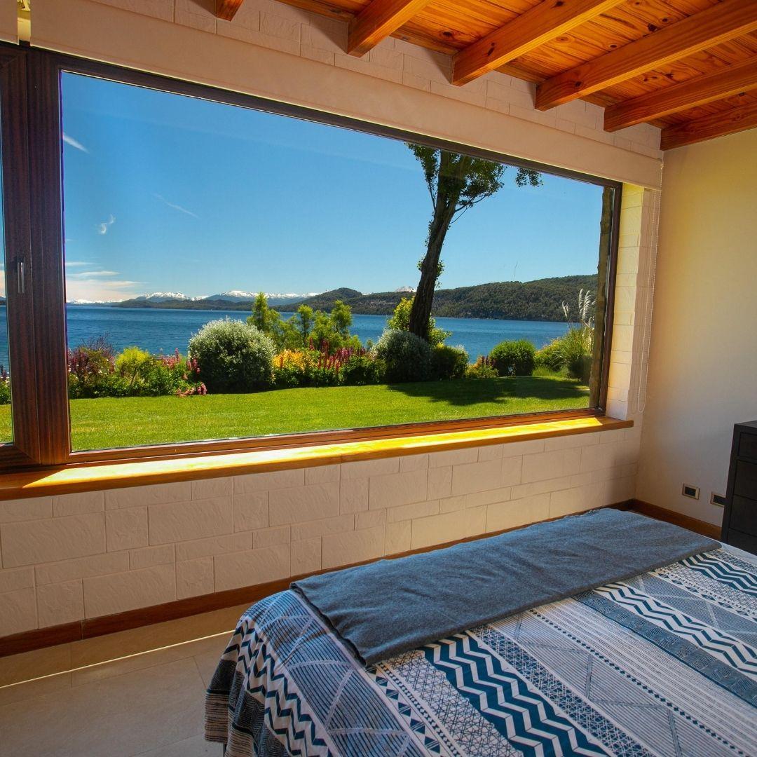 Residencia con Costa de Lago playa y Playroom Circuito Chico