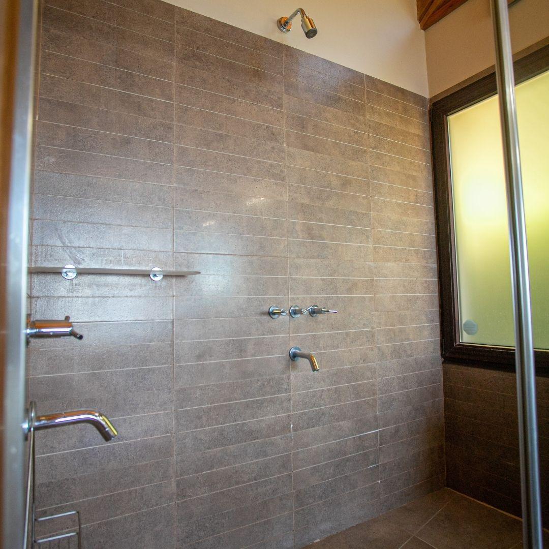 Residencia con Costa de Lago playa y Playroom Circuito Chico