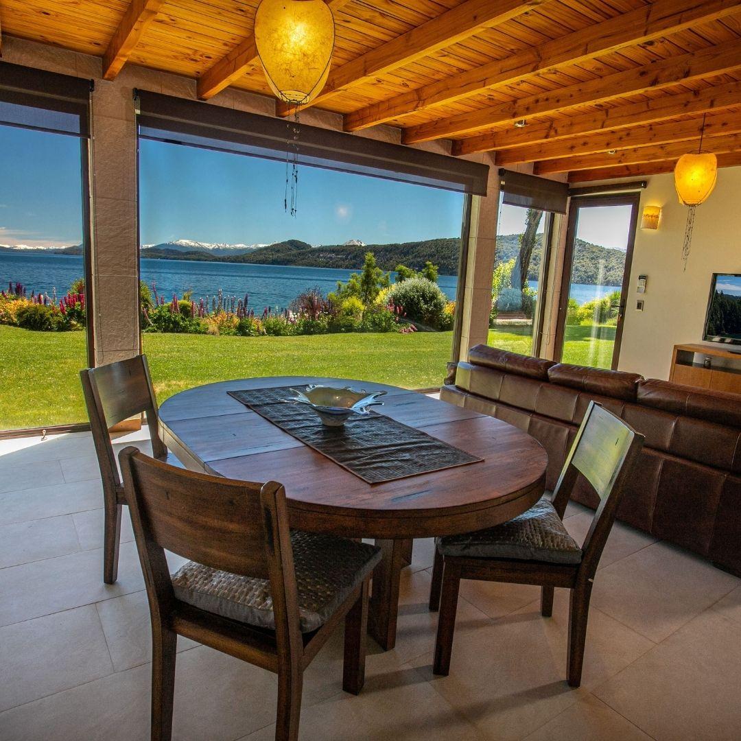 Residencia con Costa de Lago playa y Playroom Circuito Chico