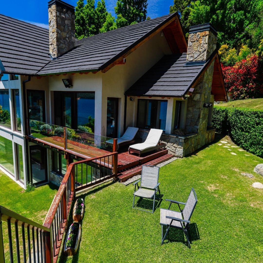 Residencia con Costa de Lago playa y Playroom Circuito Chico