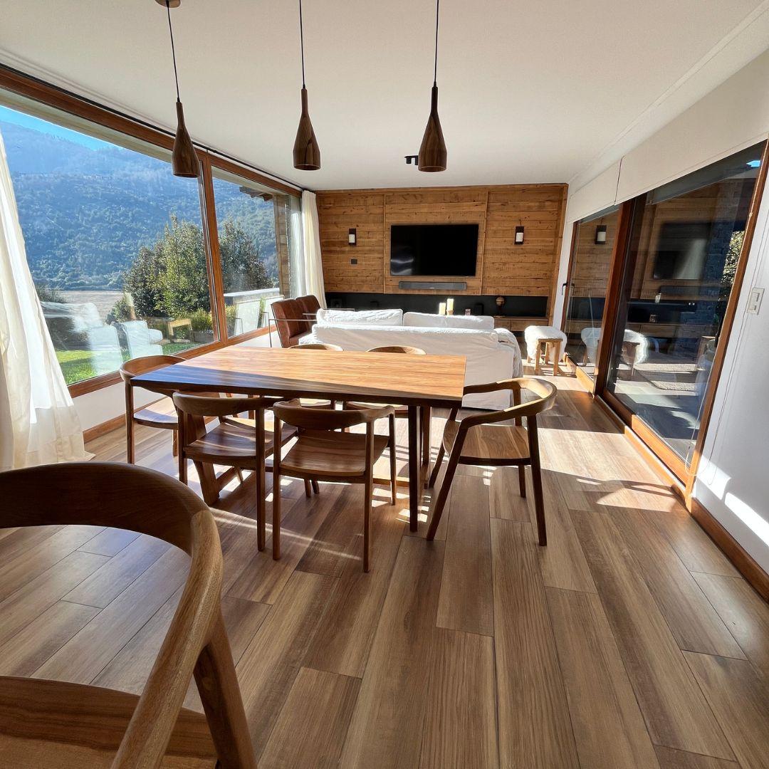 Casa Moderna de 3 Dormitorios con Vistas al Polo y Cerro Otto