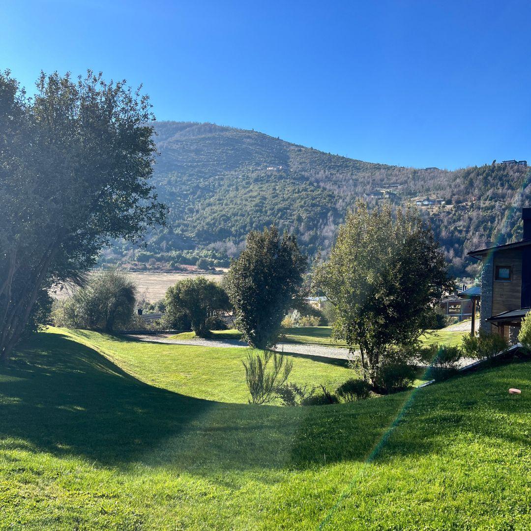 Casa Moderna de 3 Dormitorios con Vistas al Polo y Cerro Otto