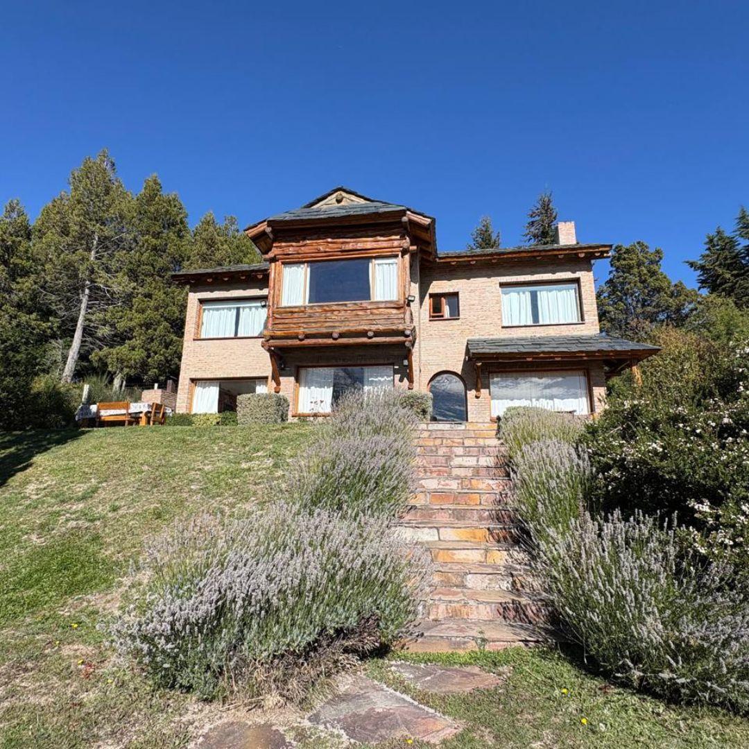 Residencia Premium con Costa de Lago, Piscina Climatizada y 3 Suites