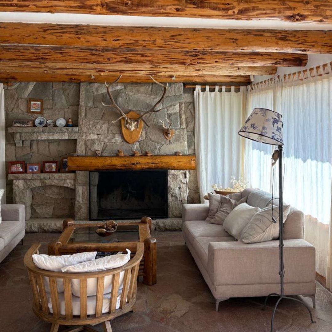 Residencia Premium con Costa de Lago, Piscina Climatizada y 3 Suites