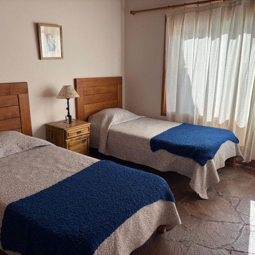 Residencia Premium con Costa de Lago, Piscina Climatizada y 3 Suites