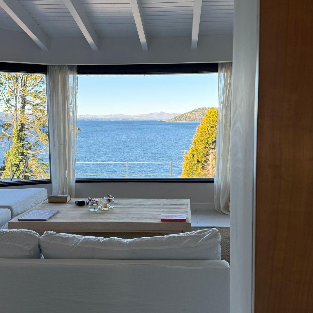 Residencia de 530 m² con Costa de Lago, Sauna y Amenities Exclusivos – Miralagos