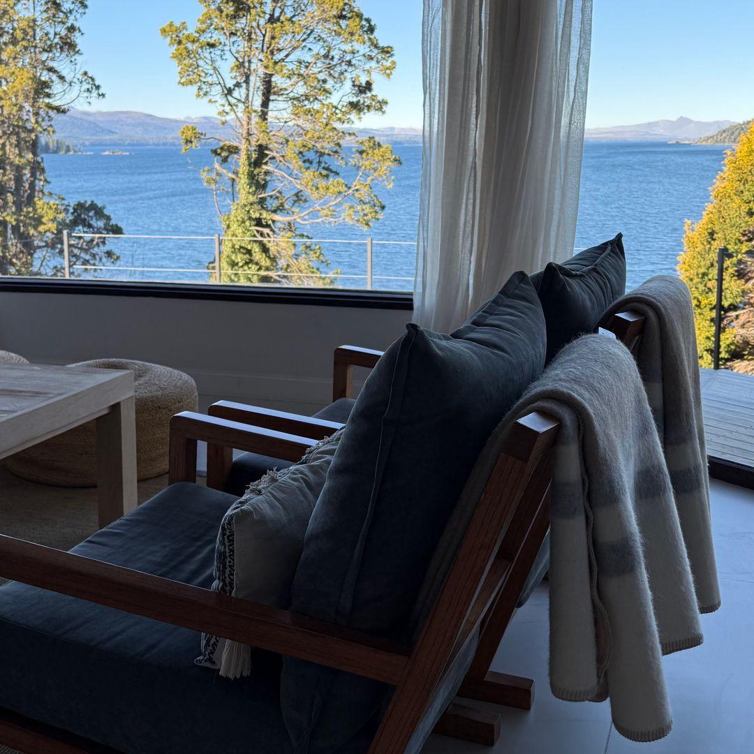 Residencia de 530 m² con Costa de Lago, Sauna y Amenities Exclusivos – Miralagos
