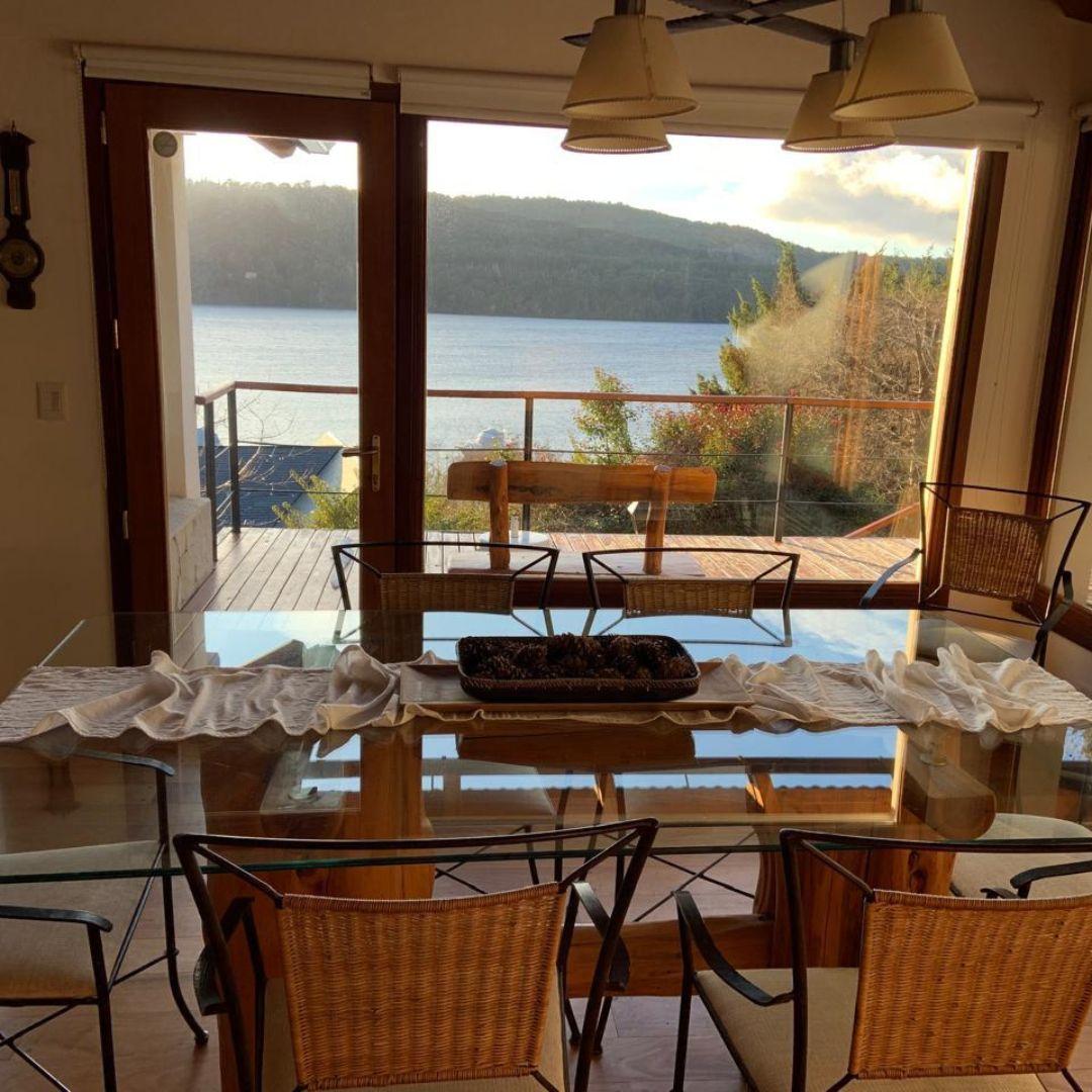 Residencia de Lujo con Costa de Lago, Spa Privado y Amarra Exclusiva – Barrio Cerrado