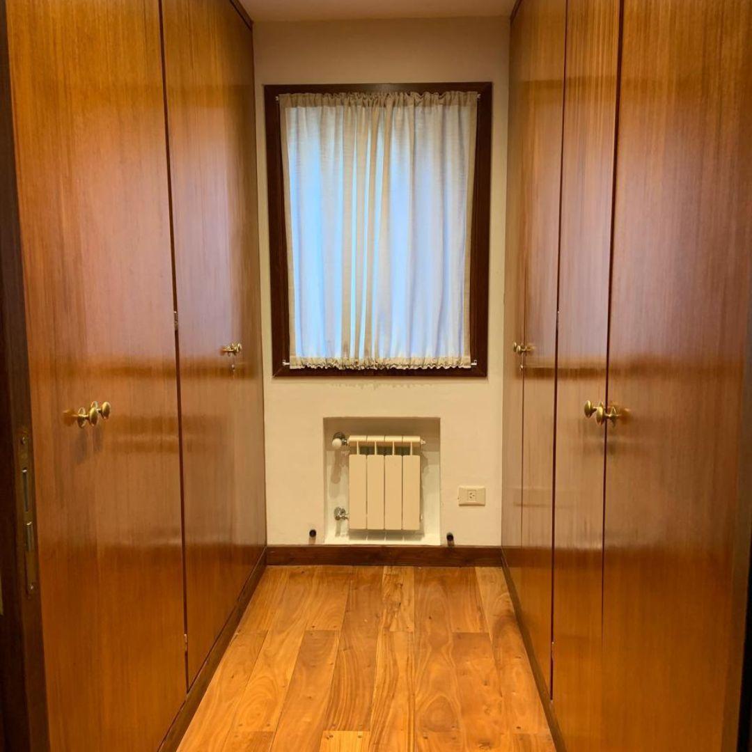 Residencia de Lujo con Costa de Lago, Spa Privado y Amarra Exclusiva – Barrio Cerrado