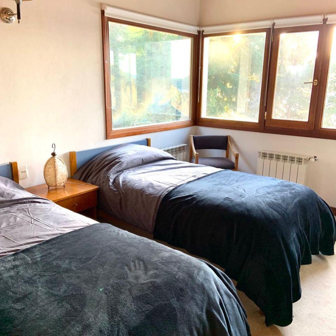 Residencia de Lujo con Costa de Lago, Spa Privado y Amarra Exclusiva – Barrio Cerrado