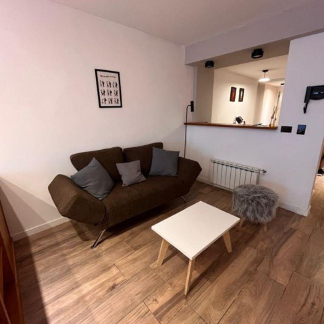Exclusivo Departamento Monoambiente con Patio y Cochera – Edificio España Way