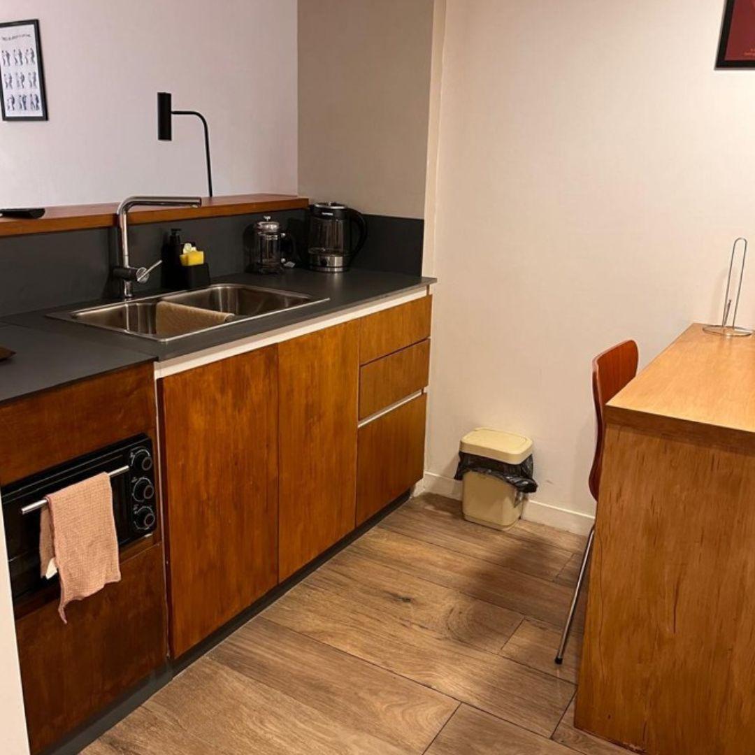 Exclusivo Departamento Monoambiente con Patio y Cochera – Edificio España Way