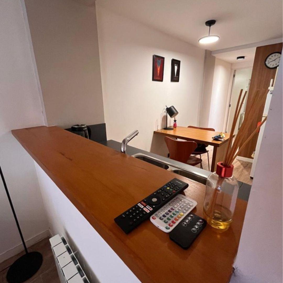 Exclusivo Departamento Monoambiente con Patio y Cochera – Edificio España Way