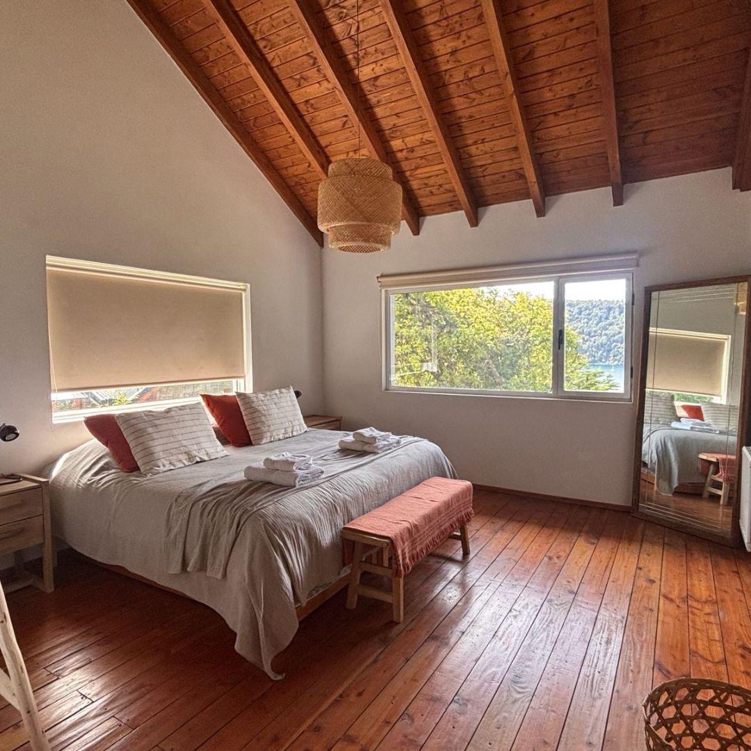 Residencia con 4 Suites, Muelle y Costa de Lago – Barrio Privado Valle Escondido