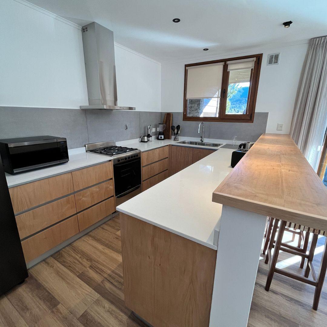 Departamento Tipo Casa con Jardín, Parrilla y Vistas Panorámicas – Arelauquen