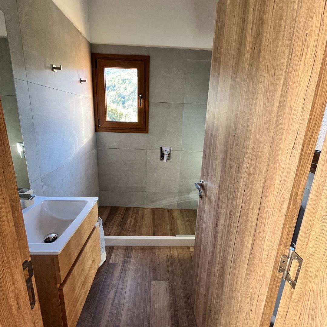 Departamento Tipo Casa con Jardín, Parrilla y Vistas Panorámicas – Arelauquen
