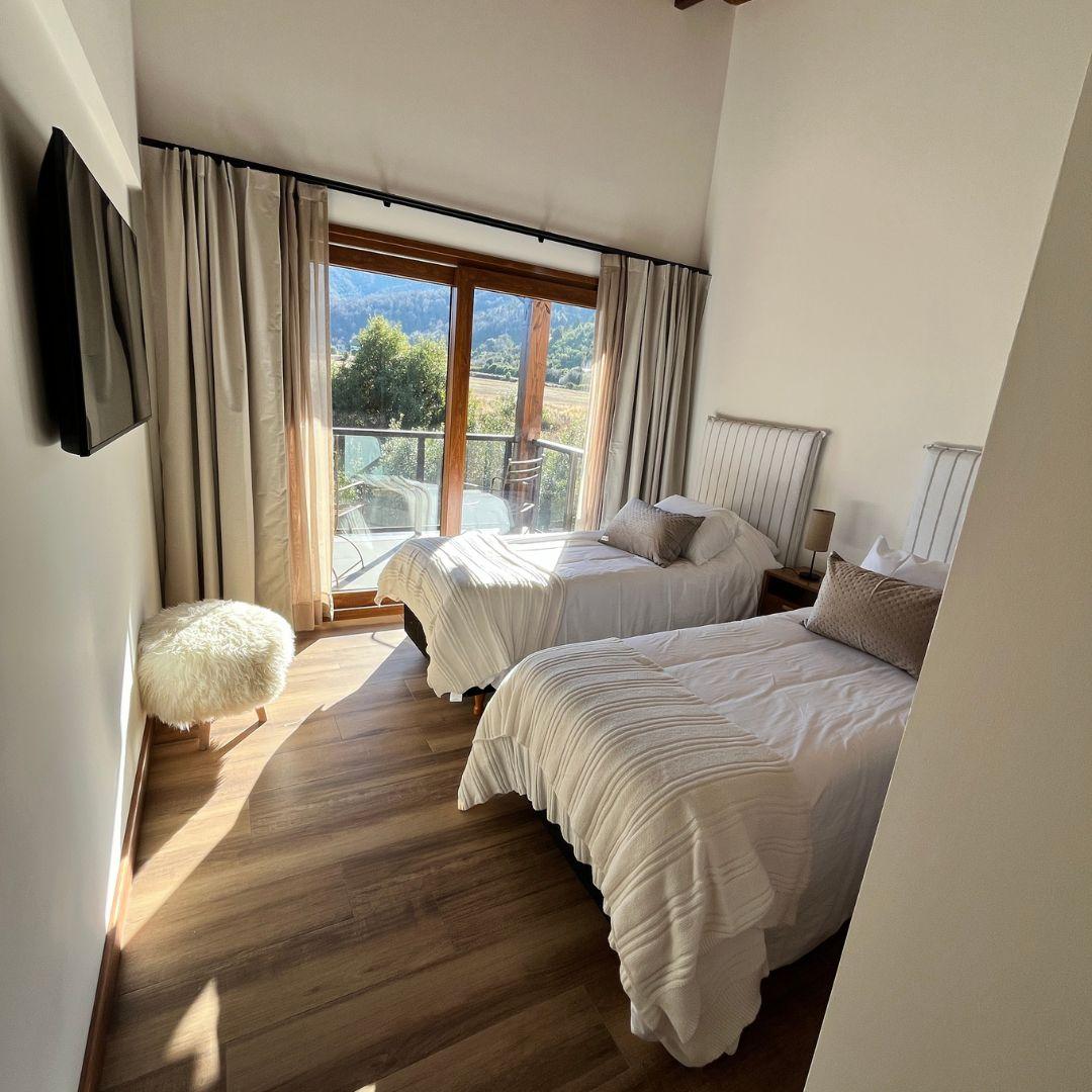 Departamento Tipo Casa con Jardín, Parrilla y Vistas Panorámicas – Arelauquen