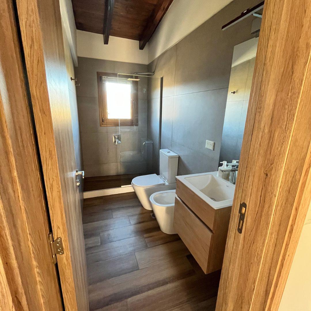 Departamento Tipo Casa con Jardín, Parrilla y Vistas Panorámicas – Arelauquen