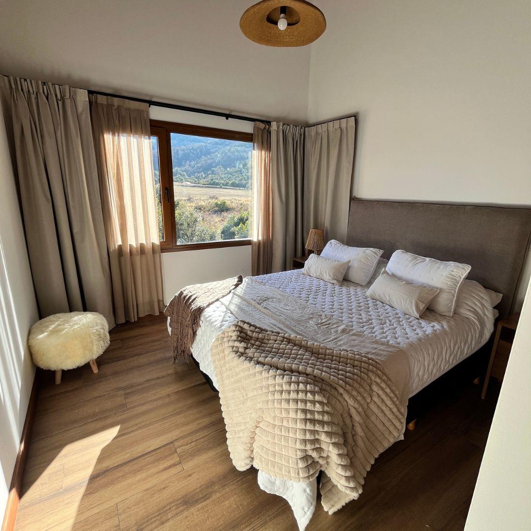 Departamento Tipo Casa con Jardín, Parrilla y Vistas Panorámicas – Arelauquen