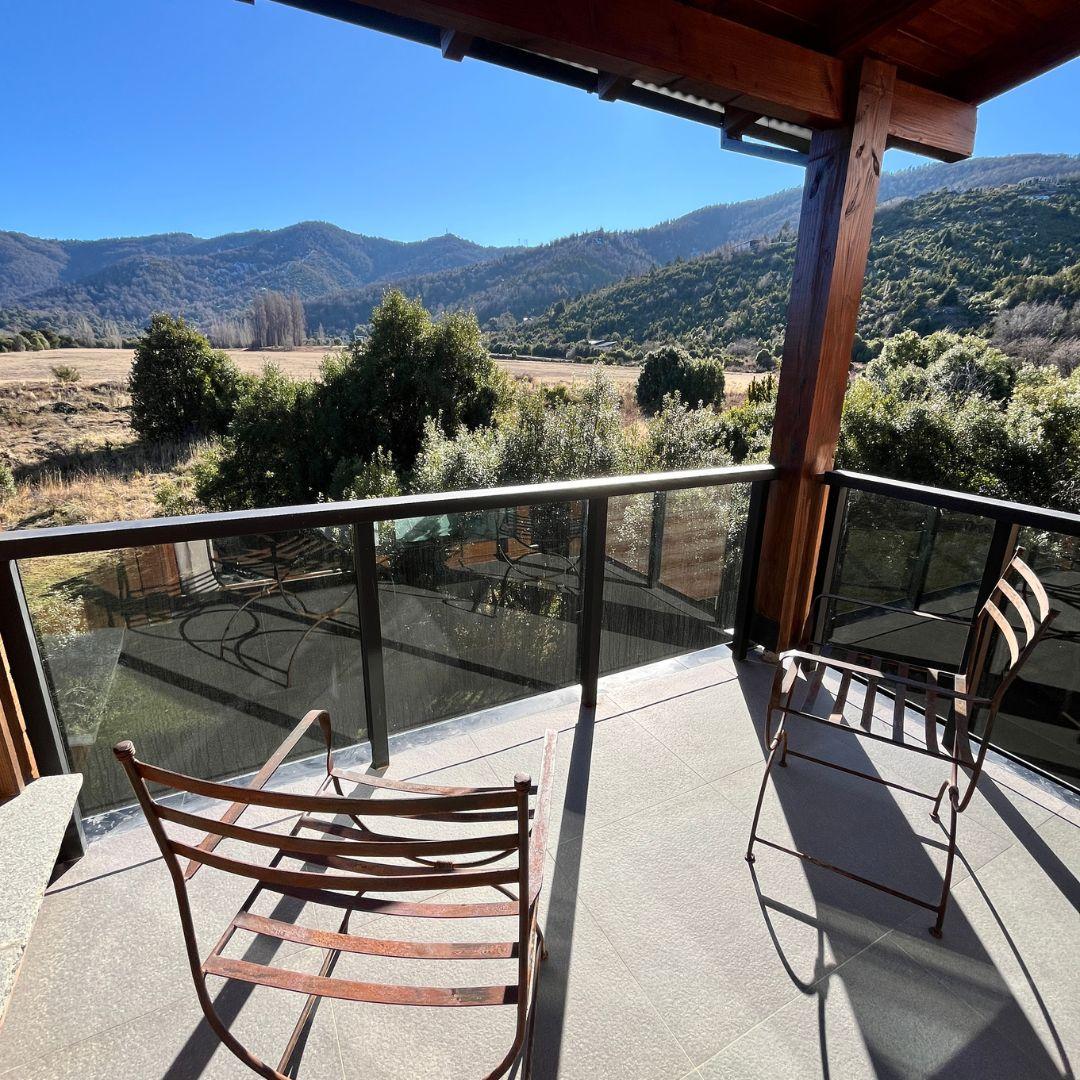 Departamento Tipo Casa con Jardín, Parrilla y Vistas Panorámicas – Arelauquen