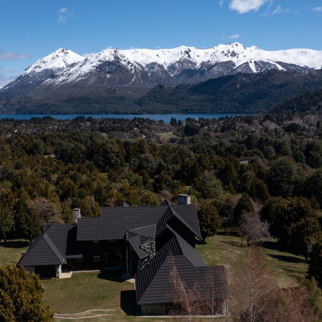Residencia de Montaña con Vistas al Lago Gutiérrez y Cerro Catedral - Q19