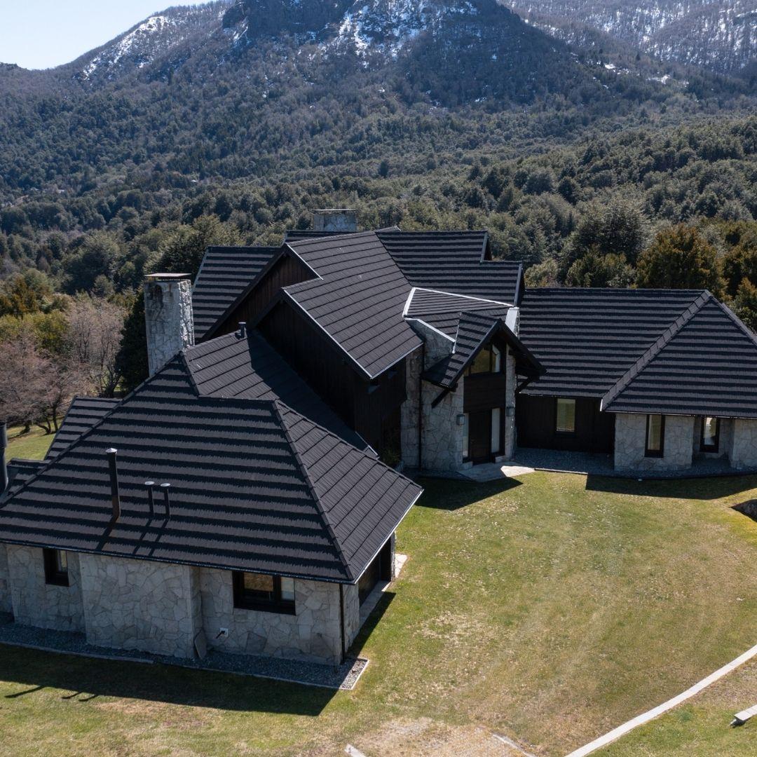 Residencia de Montaña con Vistas al Lago Gutiérrez y Cerro Catedral - Q19