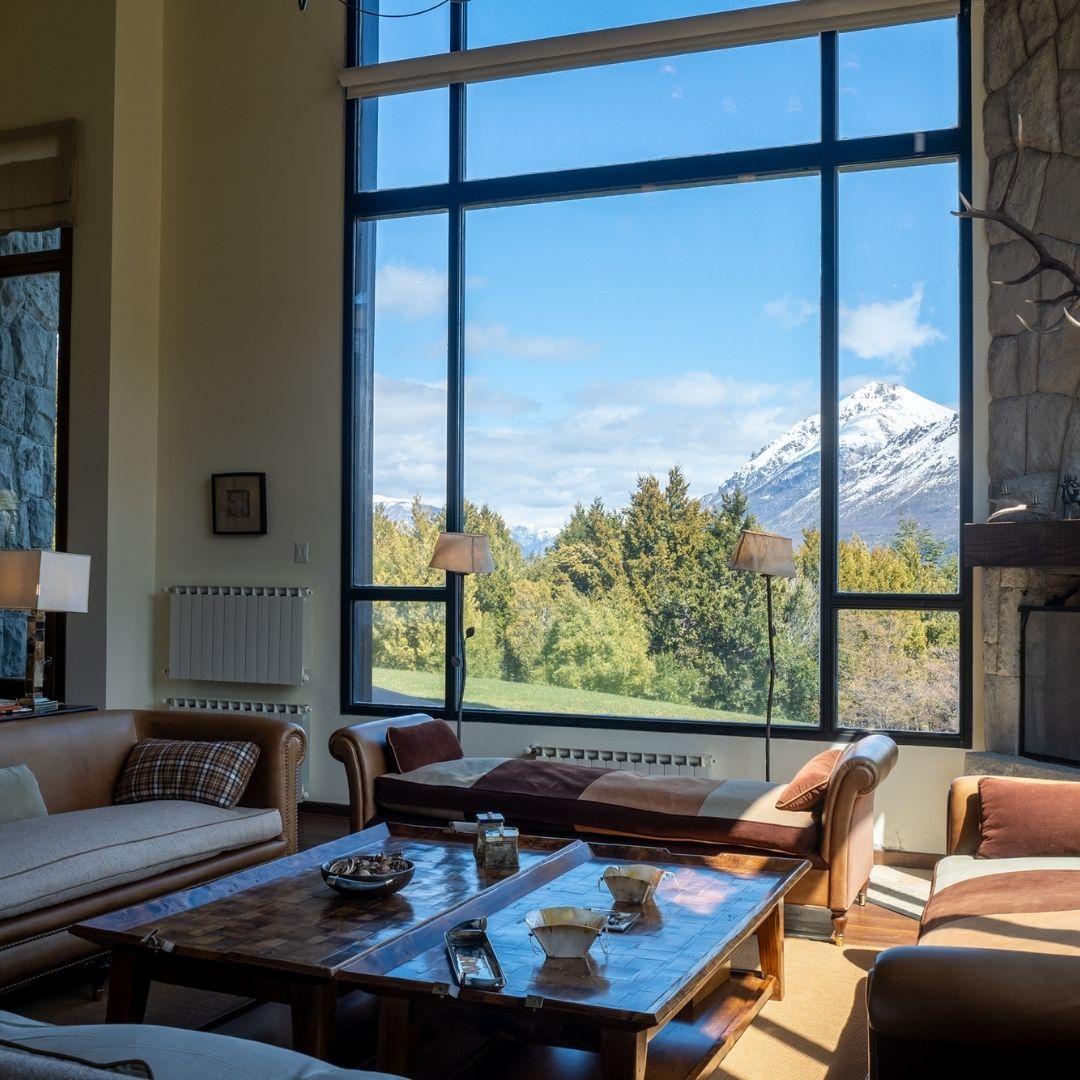 Residencia de Montaña con Vistas al Lago Gutiérrez y Cerro Catedral - Q19