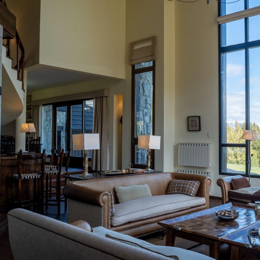 Residencia de Montaña con Vistas al Lago Gutiérrez y Cerro Catedral - Q19