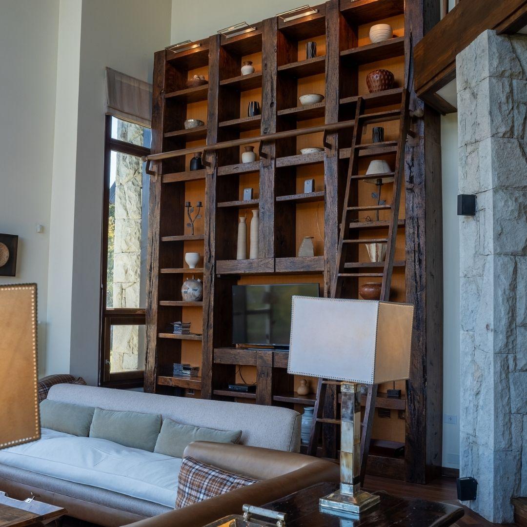 Residencia de Montaña con Vistas al Lago Gutiérrez y Cerro Catedral - Q19