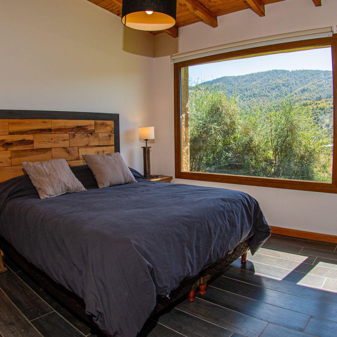 Cálida Residencia en Zona Polo con Vista al Cerro Otto – Arelauquen Golf & Country Club