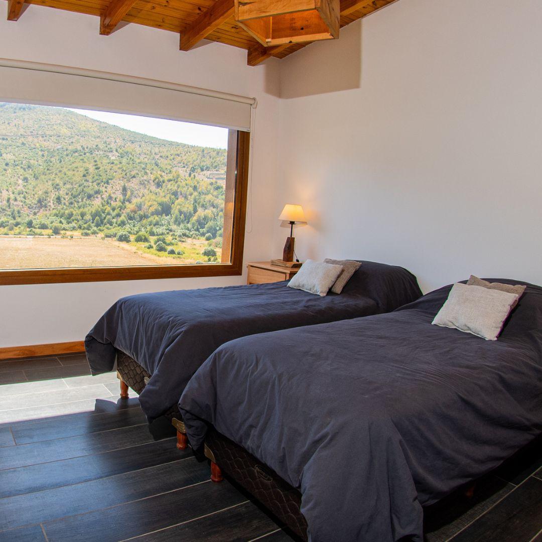 Cálida Residencia en Zona Polo con Vista al Cerro Otto – Arelauquen Golf & Country Club