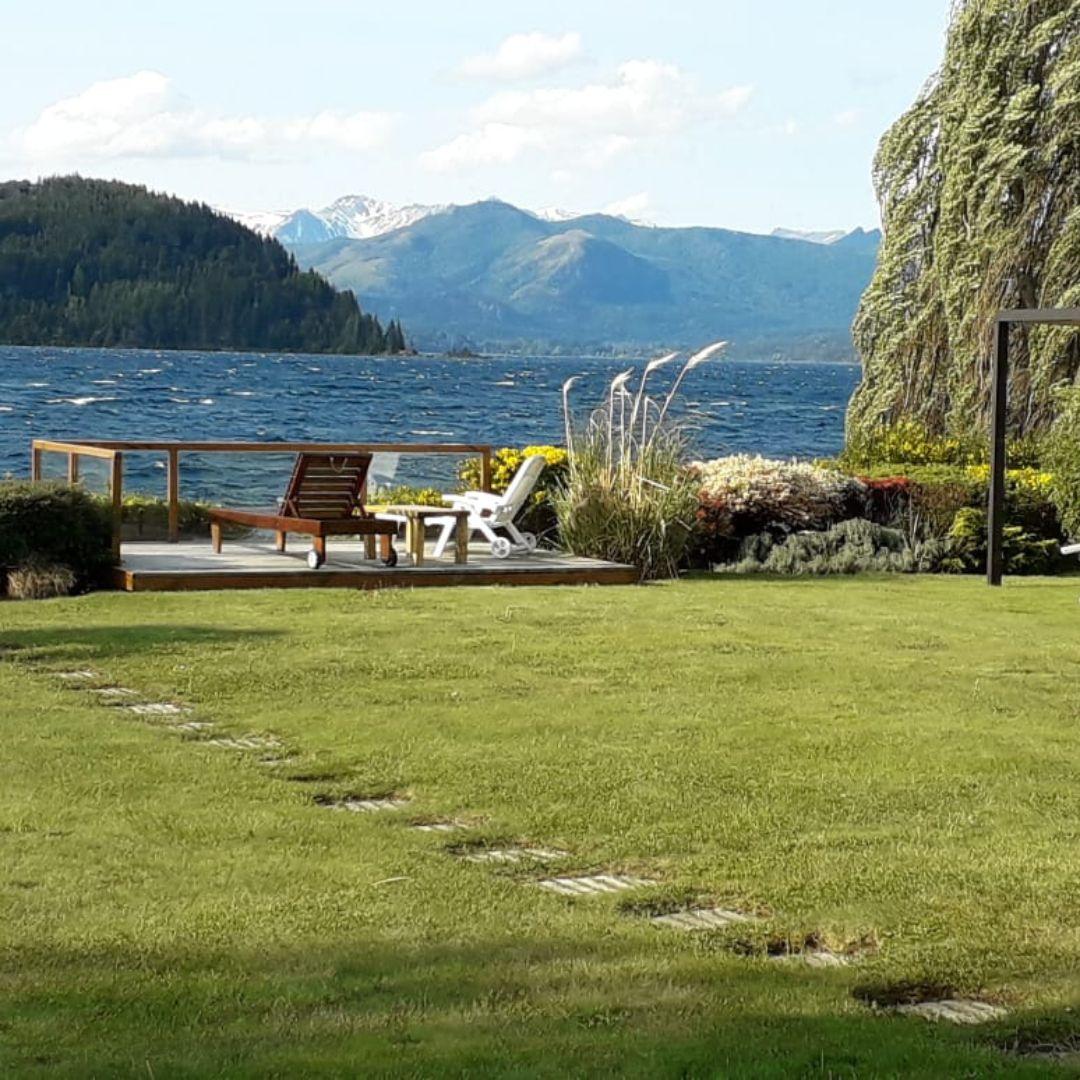 Exclusiva Residencia Frente al Lago con acceso a la playa