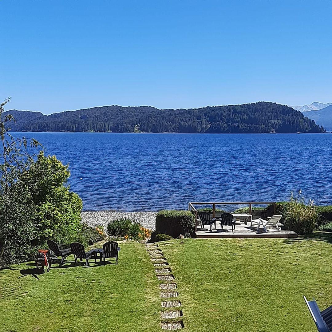Exclusiva Residencia Frente al Lago con acceso a la playa