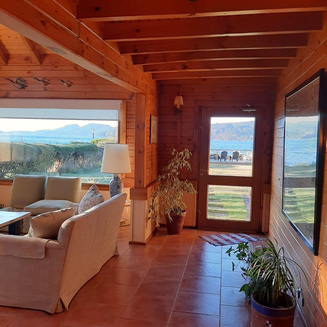 Exclusiva Residencia Frente al Lago con acceso a la playa