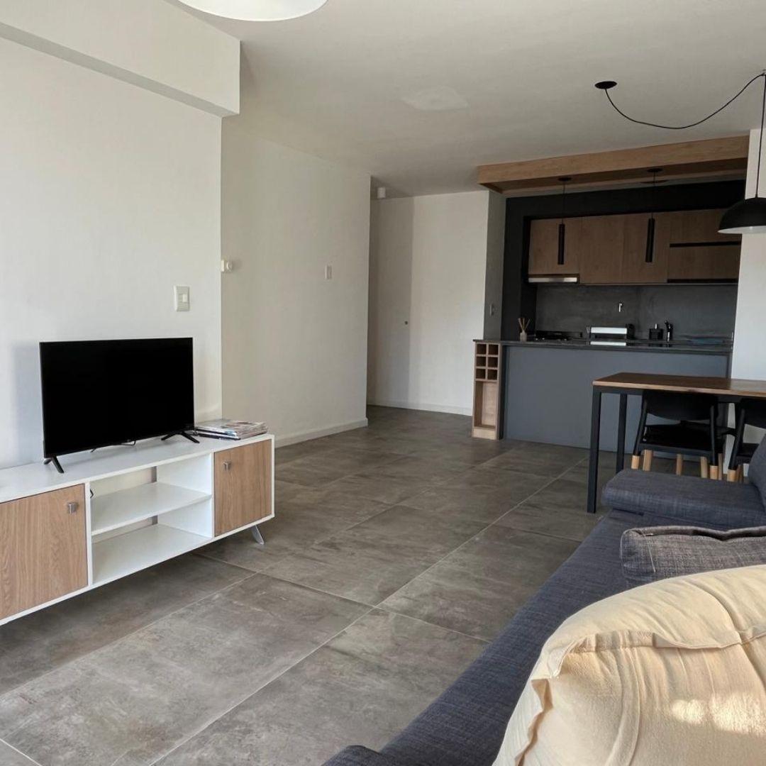 Departamento 2 Ambientes Amoblado con Cochera en Pleno Centro – San Carlos de Bariloche