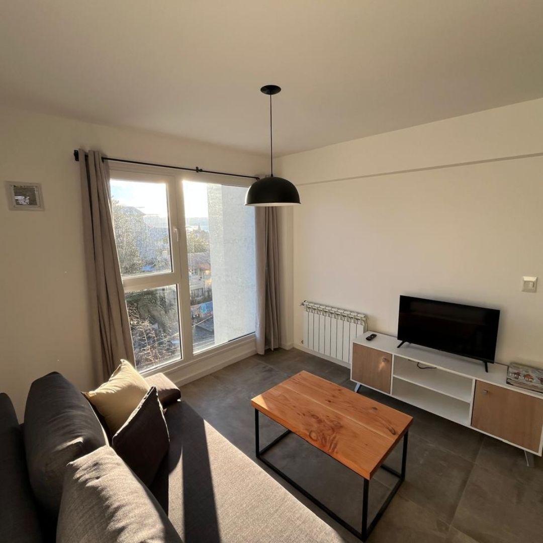Departamento 2 Ambientes Amoblado con Cochera en Pleno Centro – San Carlos de Bariloche